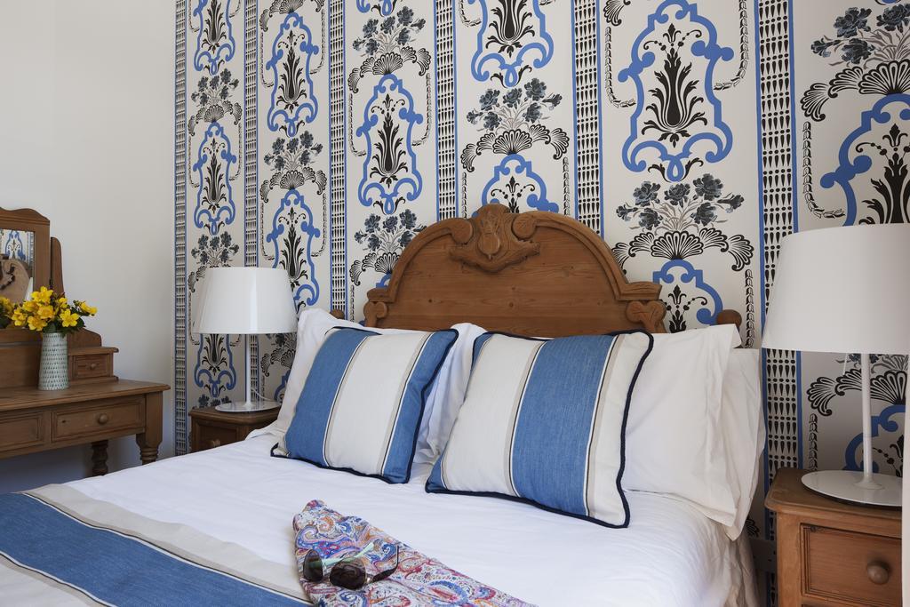 The Townhouse Strand Dunmore East Room photo