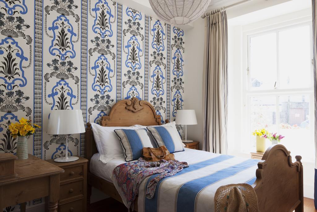 The Townhouse Strand Dunmore East Room photo
