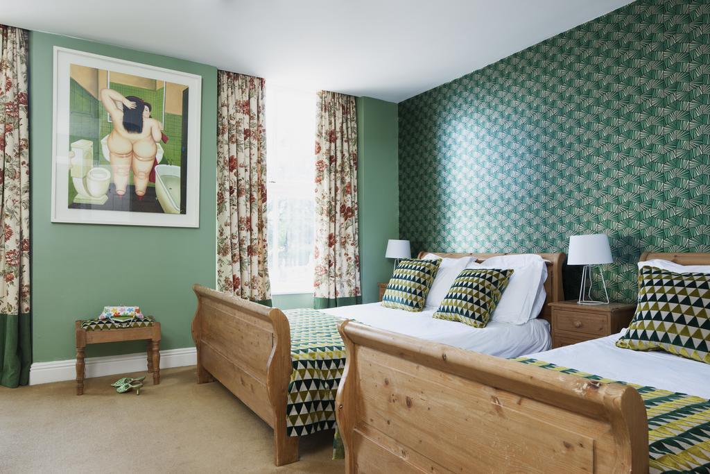 The Townhouse Strand Dunmore East Room photo
